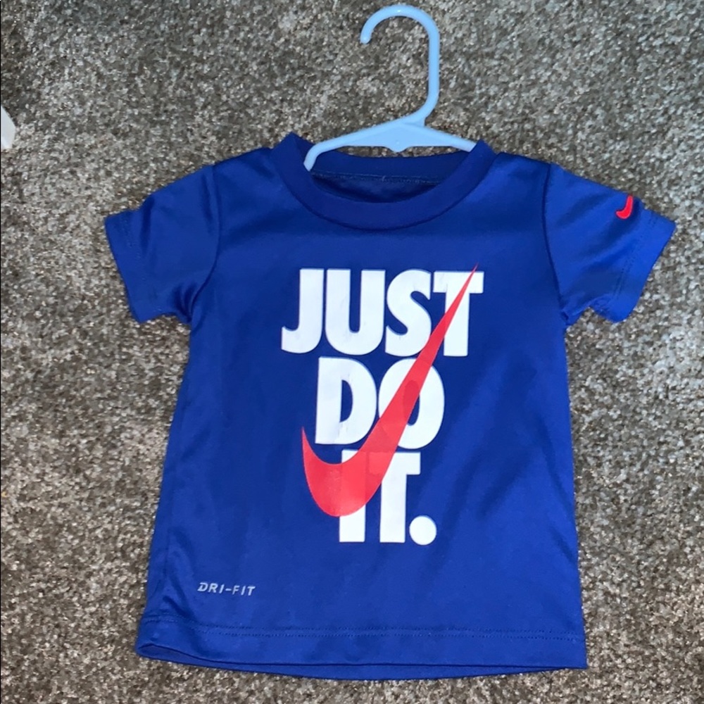Nike boys shirt